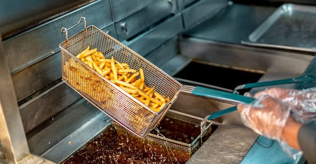 Thực phẩm chiên rán và dầu mỡ nhiều